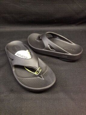 OOFOS Women's OOriginal Sandal Recovery Thong Black Size 6 NEW WITH TAGS!